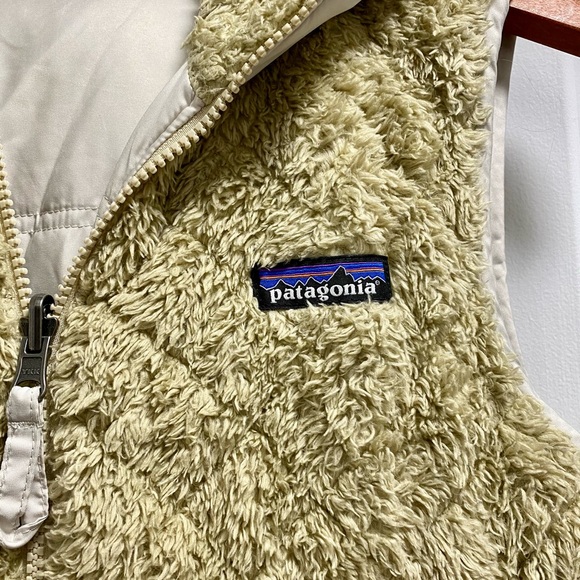 Reversible Patagonia Tan Sherpa Vest - Picture 5 of 6